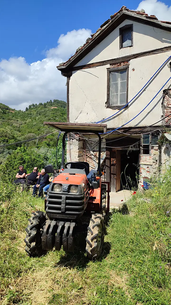 Келья святителя Спиридона Тримифунтского на Афоне, где паломников принимает монах