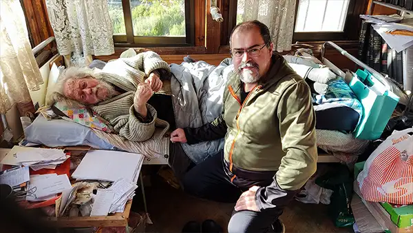 Афонский старец Гавриил беседует с паломником