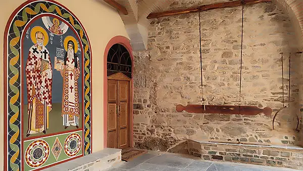 Фреска святителя Николая и патриарха Иеремии, ктитора монастыря